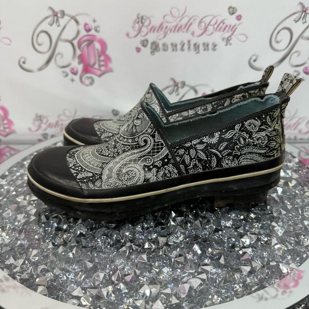 Wind river duck boots slip on paisley Black and White Paisley Slip-On Shoes